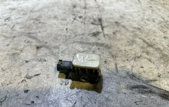 Mercedes-Benz ML W164 Airbag deployment crash/impact sensor 0038202926 403275 120207