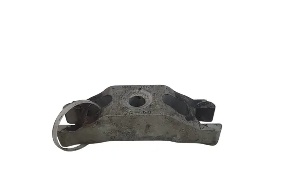 Volkswagen PASSAT B6 Fuel Injector clamp holder 