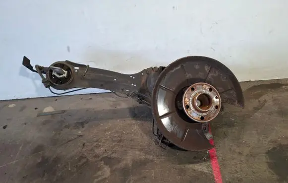 Volvo V70 Rear wheel hub 6G912K316