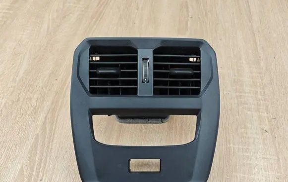 BMW 4 G22 G23 G24 G26 Rear air vent grill 5A05665