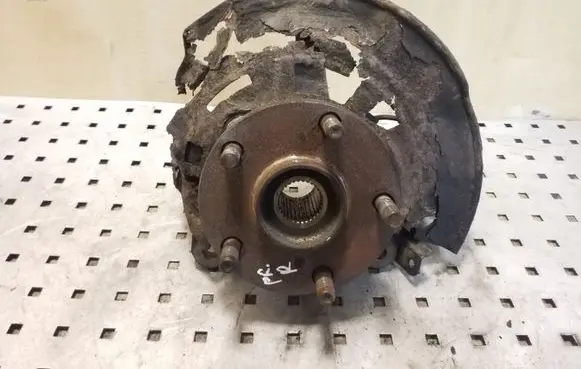 Toyota Avensis T270 Front wheel hub