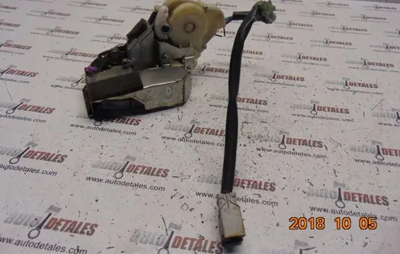 Honda CR-V Front door lock