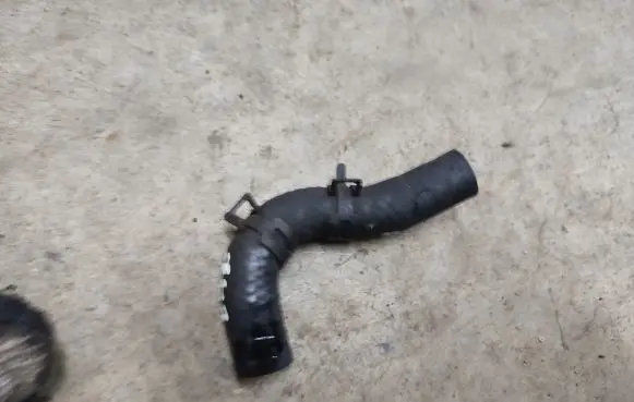 Toyota Avensis T250 Engine coolant pipe/hose