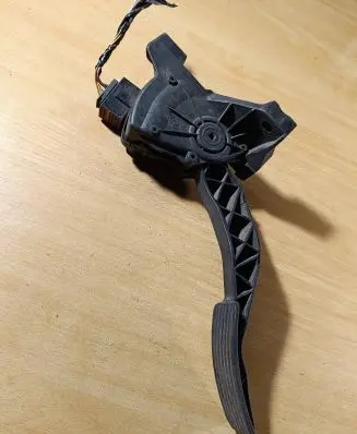Mitsubishi Colt Accelerator throttle pedal A4543000304 6PV00886600 MN125792