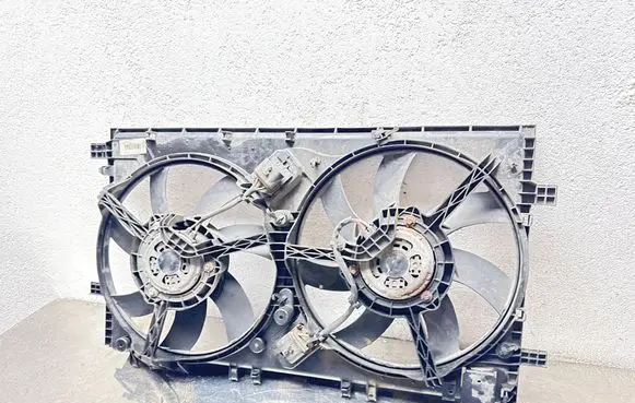 Opel Insignia A Coolant radiator 22818551 CE521001