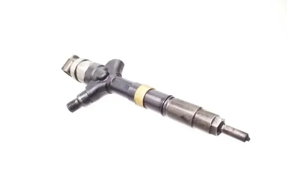 Toyota Corolla E120 E130 Fuel injector 236700G010
