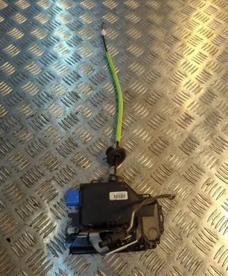 Audi A8 S8 D3 4E Rear door lock 4E0839015