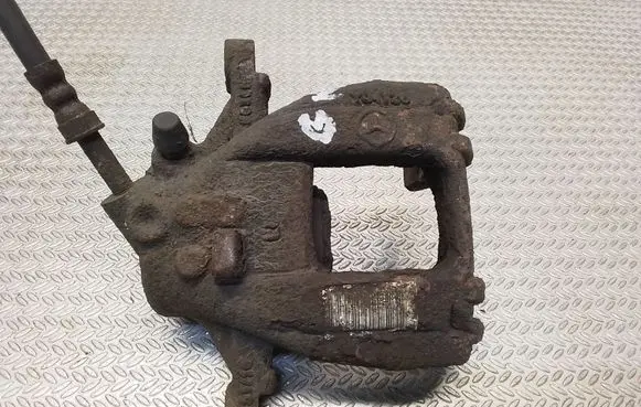 Volkswagen Crafter Rear brake caliper 04126