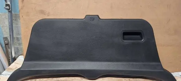 Tailgate trim