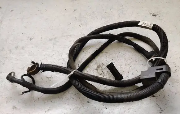 Mercedes-Benz Sprinter W901 W902 W903 W904 Positive cable (battery) A9015409509