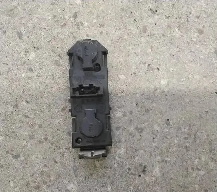 Volkswagen Sharan Tail light bulb cover holder 7M3945257A