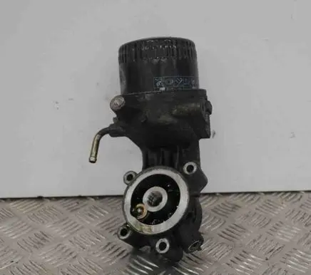 Nissan NP300 Oil filter cover 