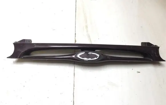 Front bumper upper radiator grill