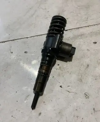 Mitsubishi Grandis Fuel injector 03G130073G