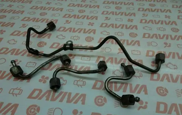 Fuel injector supply line/pipe