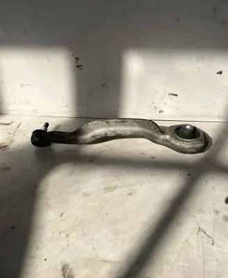 Mercedes-Benz R AMG W251 Front control arm 2213331805