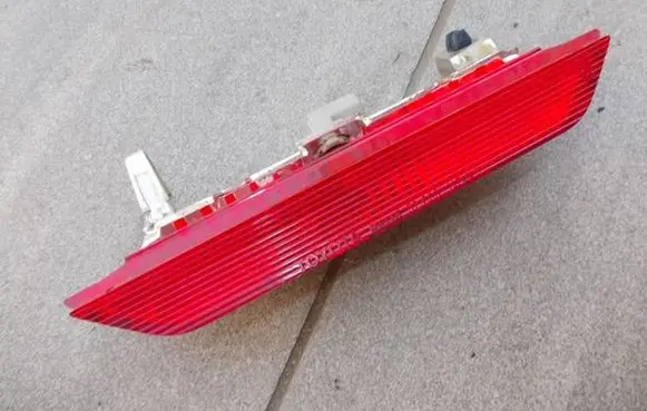 Toyota Yaris Third/center stoplight NE15601