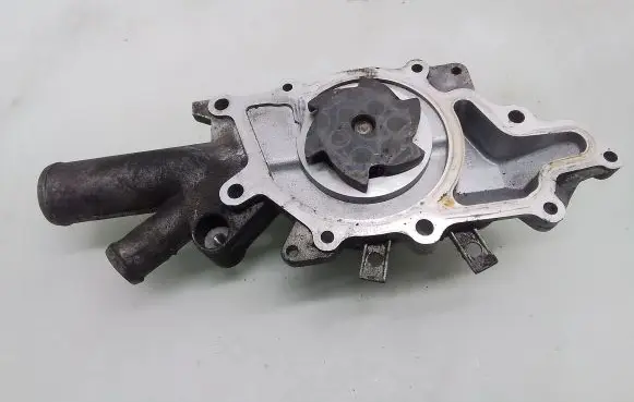 Mercedes-Benz E W210 Water pump 010219