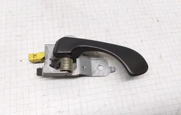 Mitsubishi Carisma Rear door interior handle