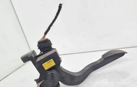 Iveco Daily 4th gen Accelerator throttle pedal 0281002632 504061734 781306776