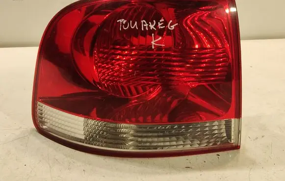 Volkswagen Touareg I Rear/tail lights 7L6945095K