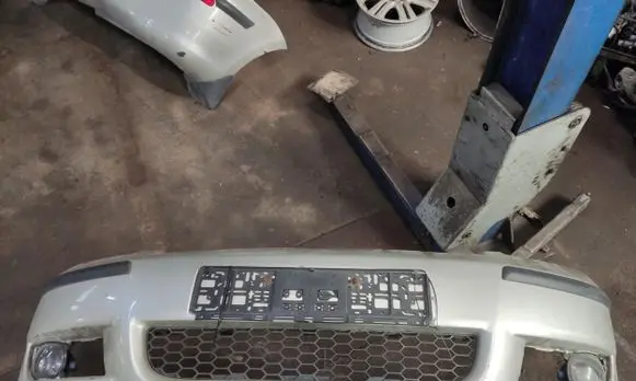 Toyota Corolla Verso AR10 Front bumper