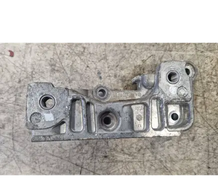 Mercedes-Benz B W245 Engine mounting bracket A6512200607