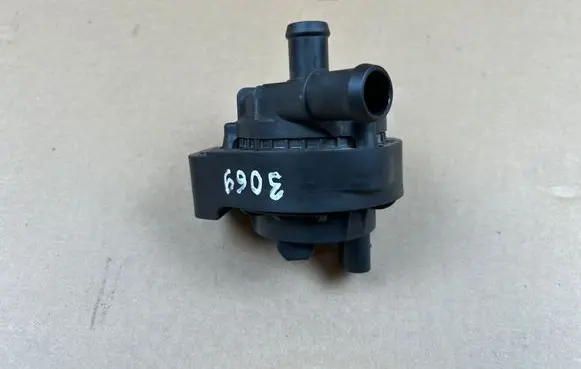 Volkswagen ID.4 Electric auxiliary coolant/water pump 1EA965567M