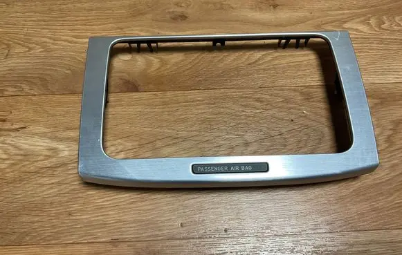 Volkswagen PASSAT B6 Radio/GPS head unit trim 3C0858069P