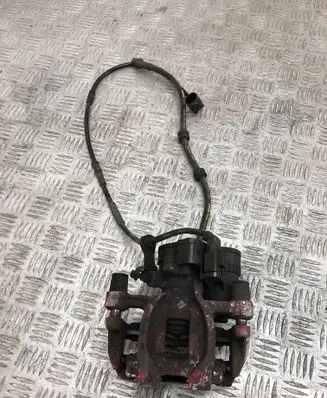 BMW 1 F40 Rear brake caliper 1543679