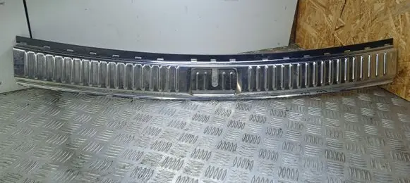 Volkswagen Touareg II Trunk/boot sill cover protection 7P0863459
