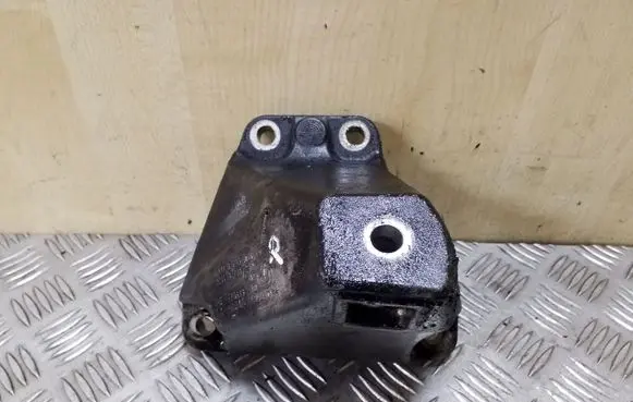 BMW 5 F10 F11 Engine mounting bracket 6795958 22116781242 6781242