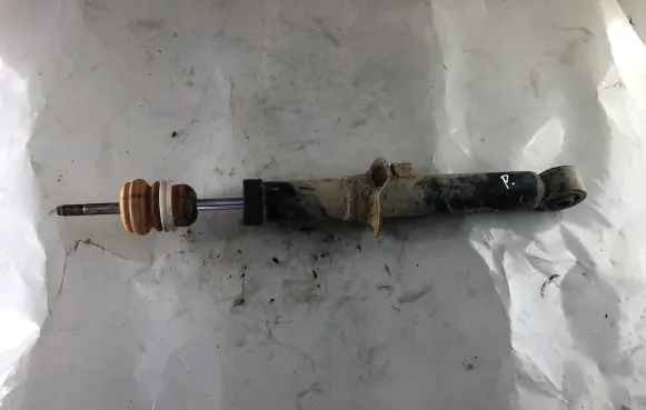 KIA Sorento Front shock absorber/damper