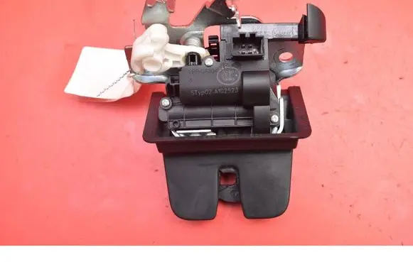 Skoda Octavia 985 Tailgate/trunk/boot lock/catch/latch 5E7827520