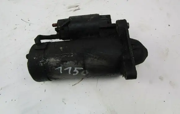 Opel Zafira B Starter motor 
