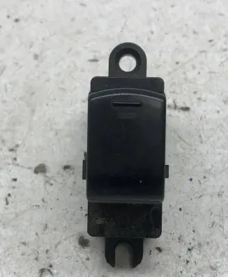 Nissan Note (E11) Electric window control switch 25411EA00A