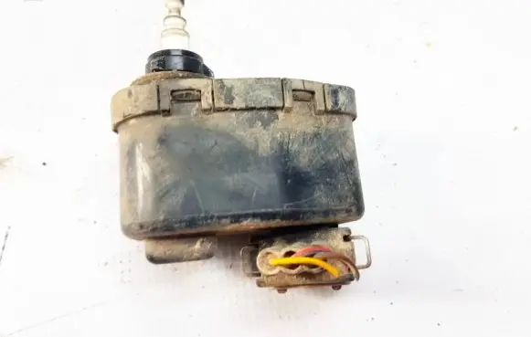 Volkswagen Golf III Headlight level adjustment motor 