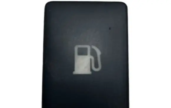 Toyota Avensis T270 Fuel tank opening switch 