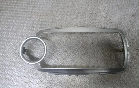 Toyota Yaris Radio/GPS head unit trim 864510D010