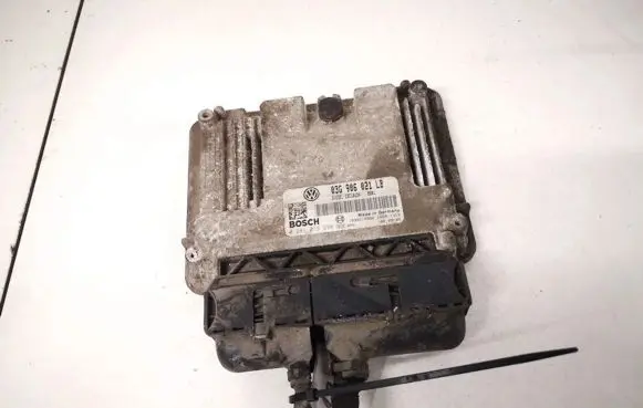 Skoda Octavia Mk2 (1Z) Engine control unit/module 03g906021lb 0281013238
