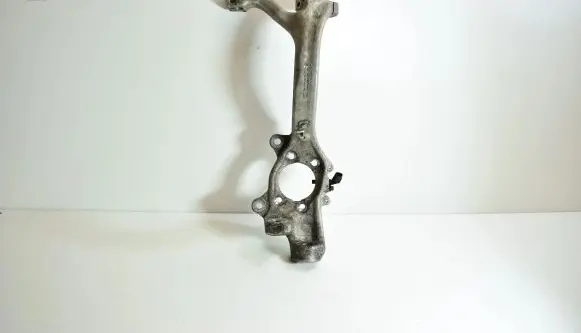 Audi A6 S6 C6 4F Front wheel hub spindle knuckle 4F0257
