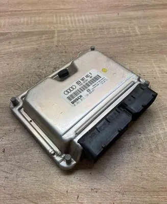 Audi A6 S6 C5 4B Engine control unit/module ECU 8E0907401P 0281011136