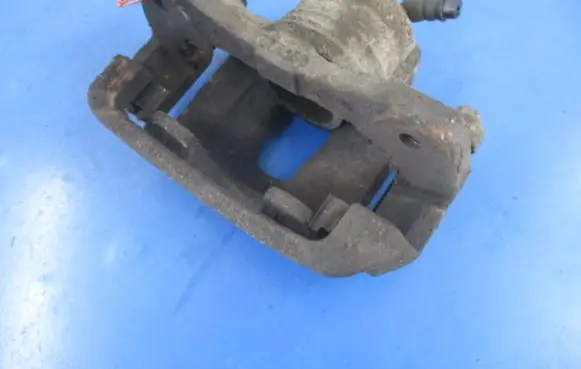 Chevrolet Lacetti Front brake caliper