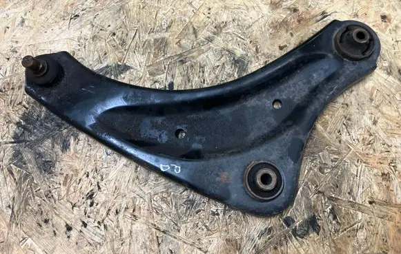 Nissan Juke I F15 Front lower control arm/wishbone 