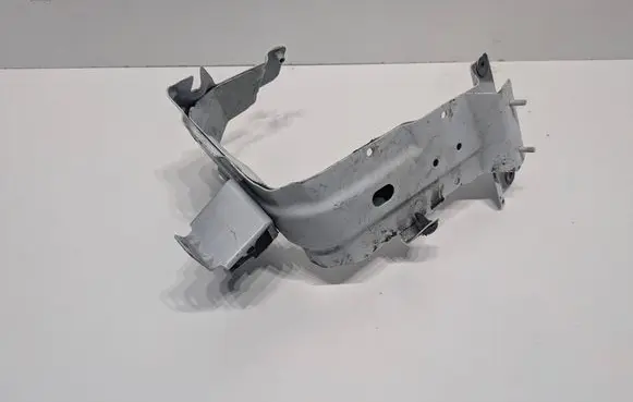 Audi SQ7 Fender mounting bracket 4M0821131E