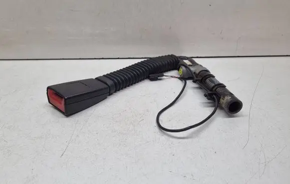 BMW 5 E60 E61 Front seatbelt buckle 7210887