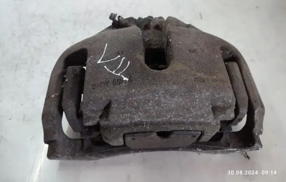 BMW 7 F01 F02 F03 F04 Front brake caliper