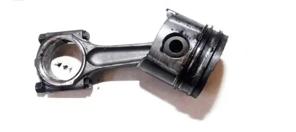 Citroen Xsara Picasso Piston with connecting rod 373