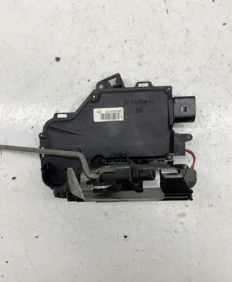 Audi A4 S4 B6 8E 8H Front door lock 8E1837016C