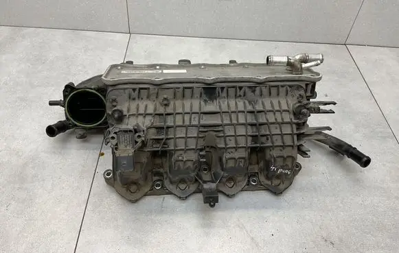 Volkswagen Jetta VI Intake manifold 04E129711L 04E145749B